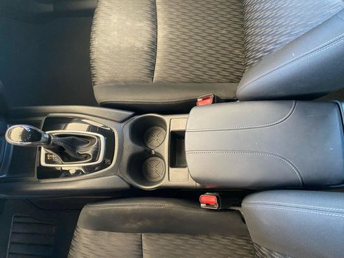 Used 2018 Nissan Rogue S FWD image 15