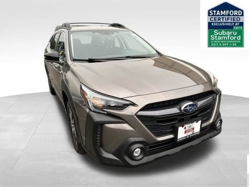 Used 2024 Subaru Outback Premium AWD/4WD image 1