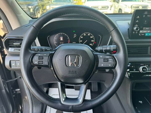 Used 2025 Honda Pilot EX-L image 5
