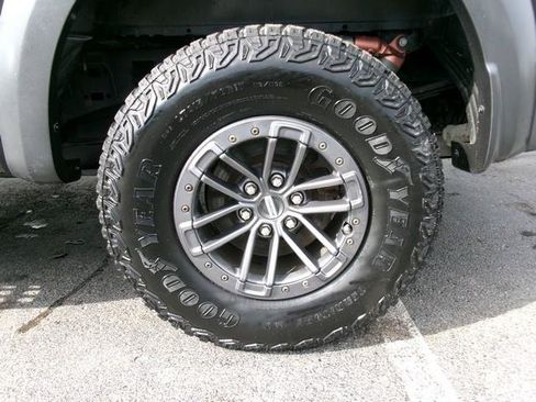 Used 2019 Ford F150 Raptor w/ Equipment Group 802A Luxury AWD/4WD image 32