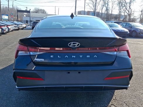 Certified 2025 Hyundai Elantra Sport image 5