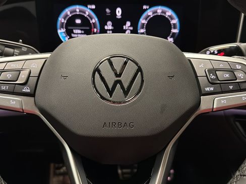Used 2026 Volkswagen Tiguan SEL R-Line AWD/4WD image 16