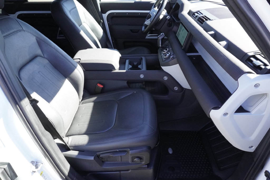 Used 2022 Land Rover Defender 110 S AWD/4WD image 23