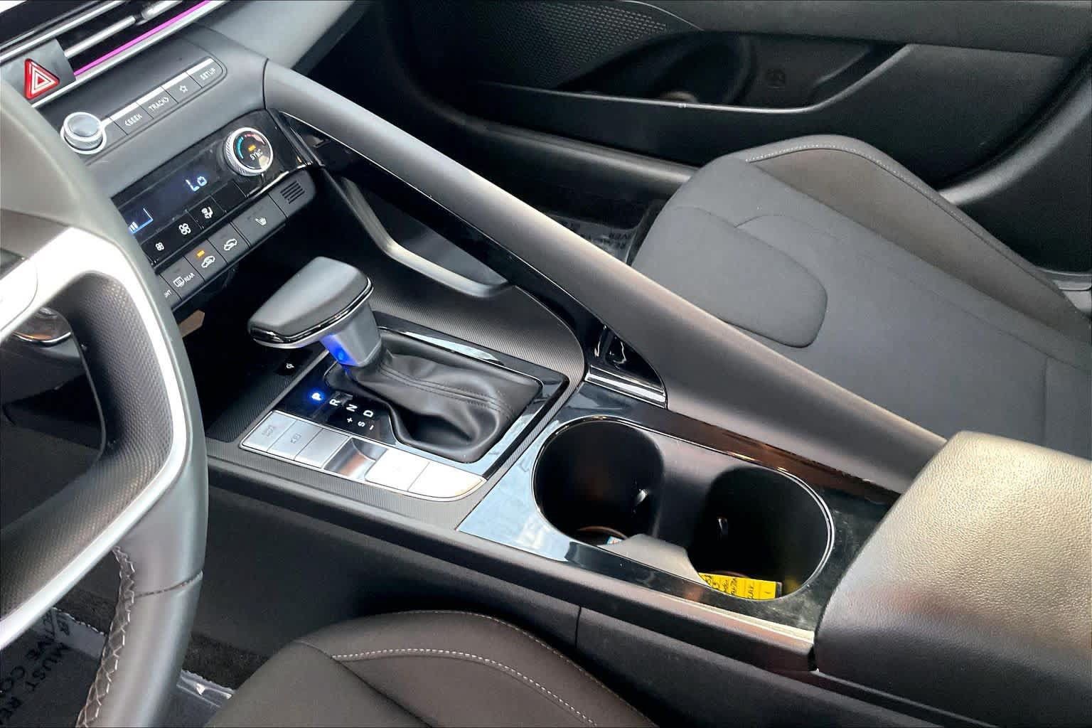 Certified 2025 Hyundai Elantra SEL FWD image 17