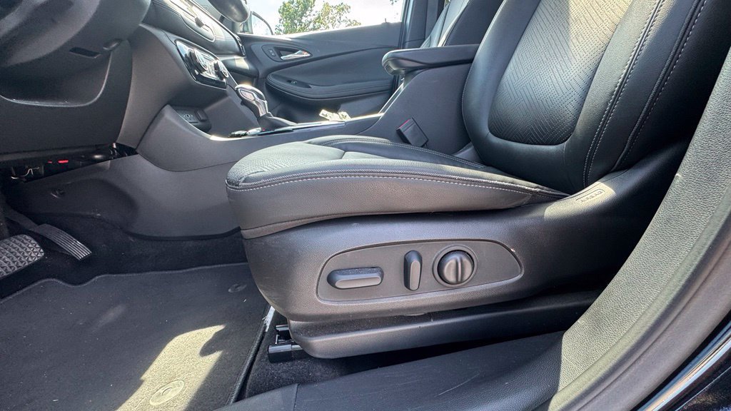 Used 2023 Buick Encore GX Essence w/ Experience Buick Package FWD image 21