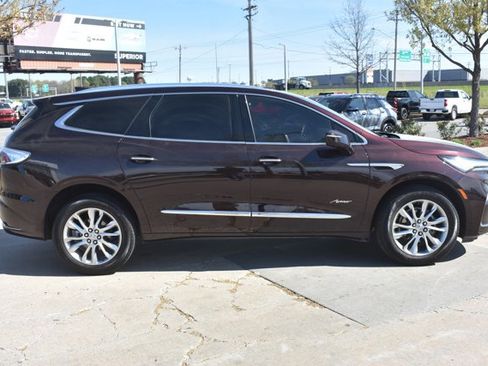 Used 2023 Buick Enclave Avenir w/ Avenir Technology Package FWD image 4