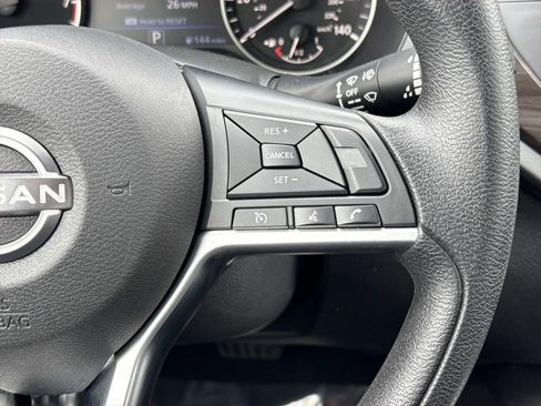 Used 2024 Nissan Altima 2.5 SV image 14