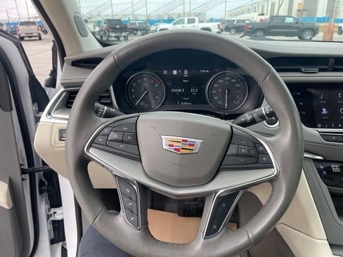 Used 2021 Cadillac XT5 Premium Luxury image 14