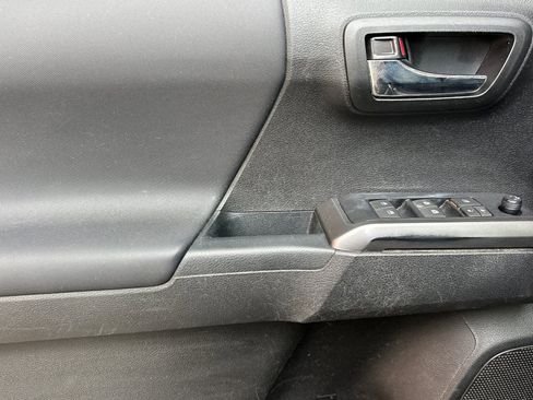 Used 2022 Toyota Tacoma TRD Sport w/ TRD Premium Sport Package image 12