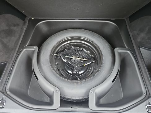 Used 2020 Jeep Grand Cherokee Altitude AWD/4WD image 12