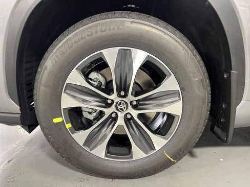 New 2026 Toyota Highlander XLE image 6