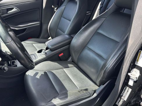 Used 2014 Mercedes-Benz CLA 250 image 9