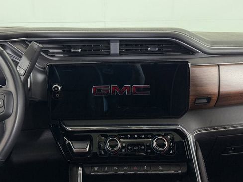 Certified 2025 GMC Sierra 2500 Denali Ultimate image 11