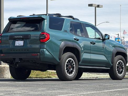 Used 2025 Toyota 4Runner TRD Off-Road Premium AWD/4WD image 4