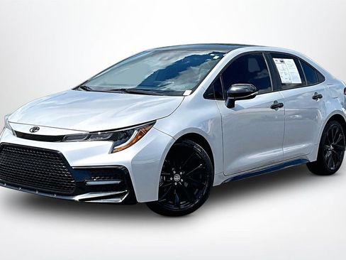 Used 2022 Toyota Corolla SE FWD image 3