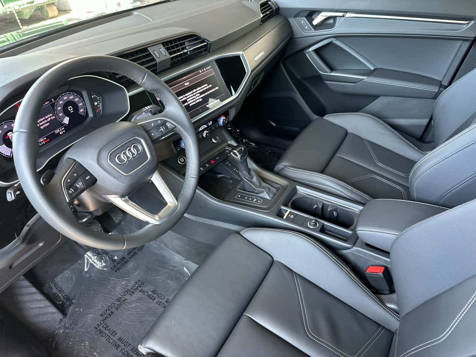 Used 2025 Audi Q3 2.0T Premium w/ Convenience Package AWD/4WD image 11
