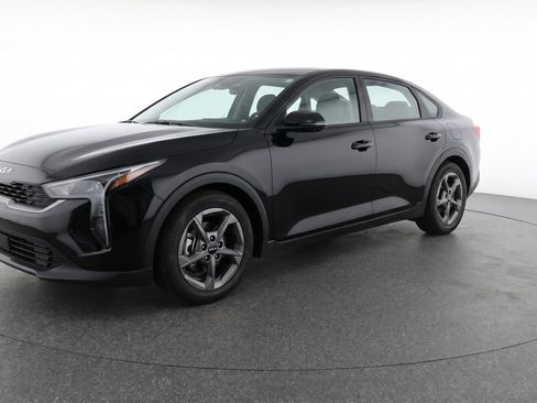 Used 2025 Kia K4 FWD image 3