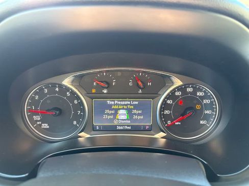 Used 2024 GMC Terrain SLT image 25