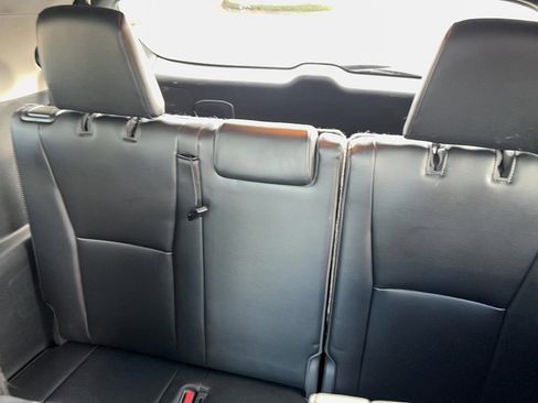 Used 2022 Toyota Highlander Limited image 18