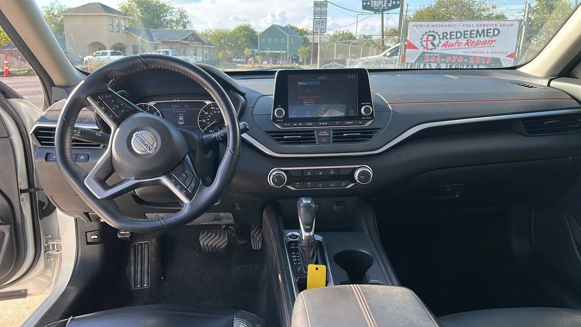 Used 2020 Nissan Altima 2.5 SR FWD image 11