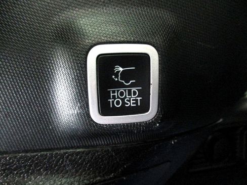 Used 2022 Jeep Grand Cherokee Altitude image 14