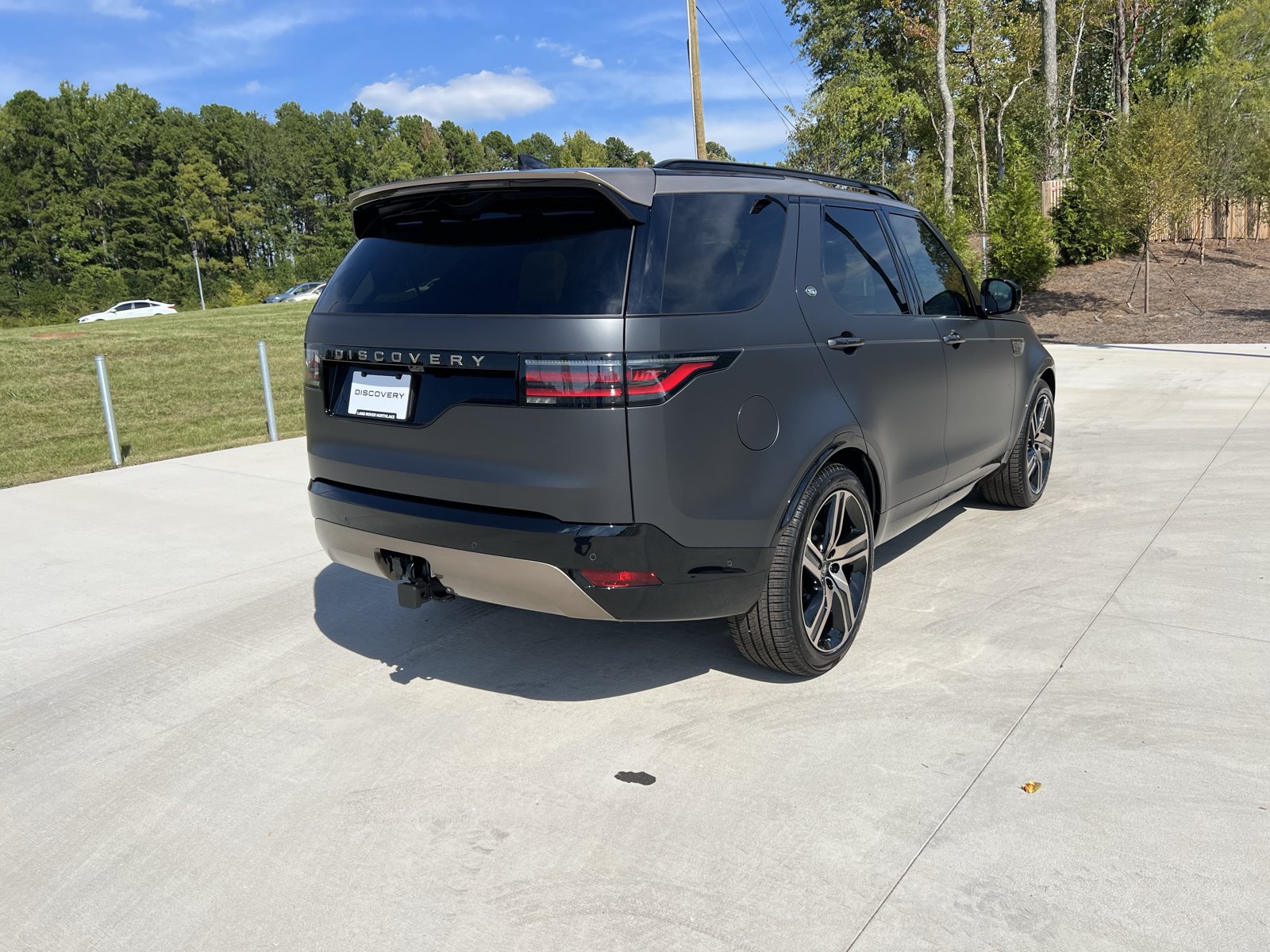 New 2026 Land Rover Discovery Limited Edition AWD/4WD image 2