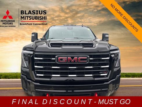 Used 2025 GMC Sierra 2500 AT4 w/ AT4 Premium Plus Package image 4