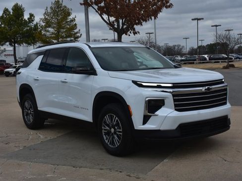 New 2026 Chevrolet Traverse LT w/ LPO, Floor Liner Package image 3