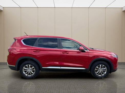 Used 2019 Hyundai Santa Fe SE FWD image 16