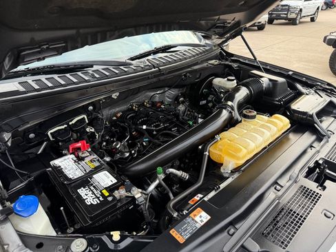 Used 2018 Ford Expedition XLT w/ Equipment Group 202A RWD image 37