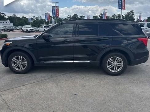 Used 2022 Ford Explorer XLT w/ Equipment Group 202A RWD image 5