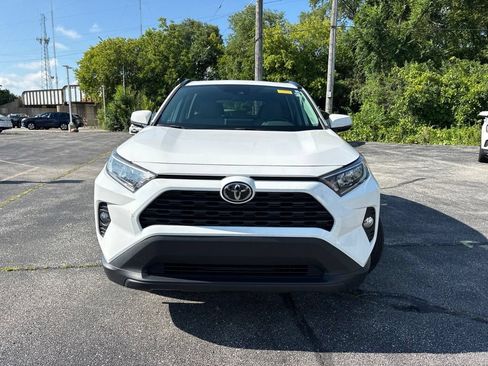 Used 2020 Toyota RAV4 XLE Premium AWD/4WD image 2