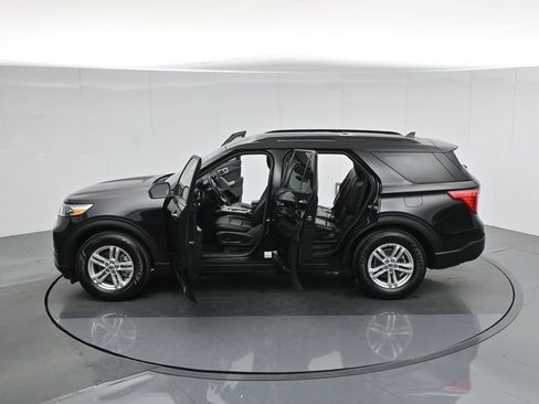 Certified 2022 Ford Explorer XLT w/ Equipment Group 202A image 42