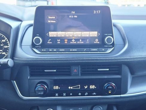 Certified 2023 Nissan Rogue SV image 22