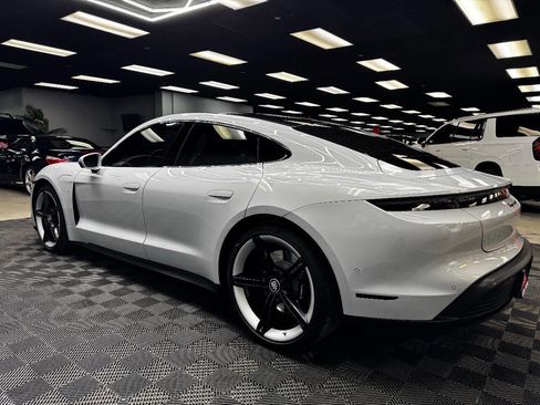 Used 2022 Porsche Taycan 4S image 8