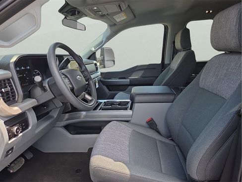 New 2025 Ford F250 XLT w/ FX4 Off-Road Package image 12