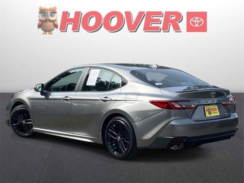 Used 2025 Toyota Camry SE image 5