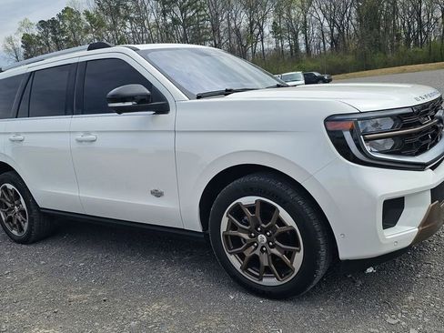 Used 2025 Ford Expedition King Ranch image 3