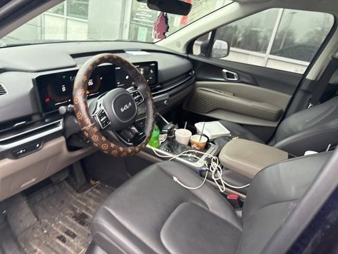 Used 2026 Kia Carnival image 8