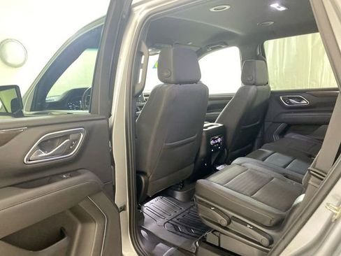 Used 2023 GMC Yukon SLE w/ Gmc Pro Safety Plus Package AWD/4WD image 29