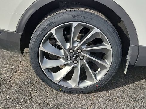 Used 2020 Lincoln Nautilus Reserve w/ Equipment Group 201A image 7