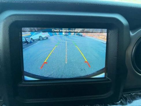 Used 2018 Jeep Wrangler Sport AWD/4WD image 17