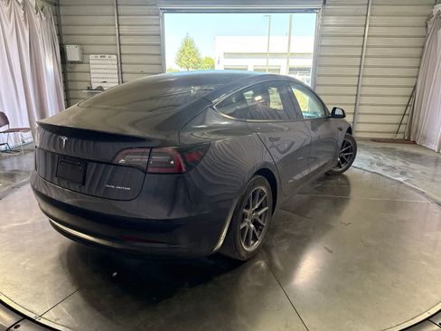 Used 2022 Tesla Model 3 Long Range AWD/4WD image 5