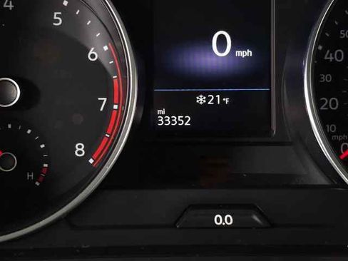 Used 2019 Volkswagen Tiguan SE w/ Panoramic Sunroof Package image 19