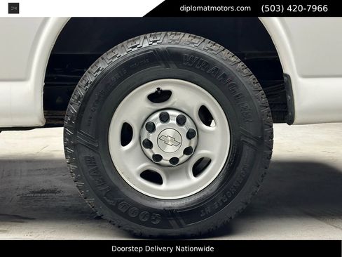 Used 2017 Chevrolet Express 2500 LS image 33