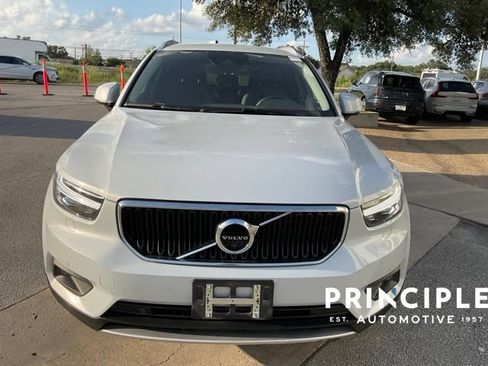Used 2021 Volvo XC40 T5 Momentum AWD/4WD image 3