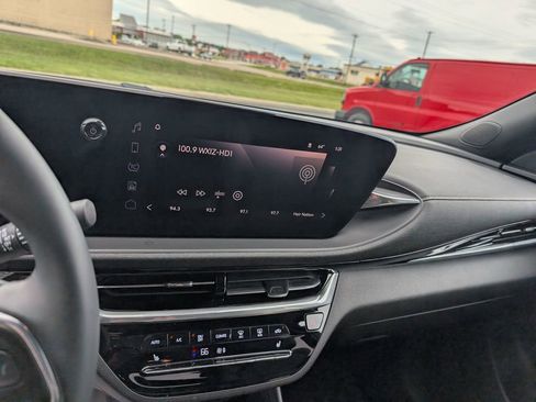 Used 2024 Buick Envista Avenir FWD image 20