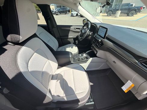 New 2026 Ford Escape Active FWD image 11