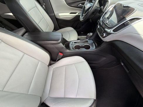 Used 2019 Chevrolet Equinox Premier FWD image 27