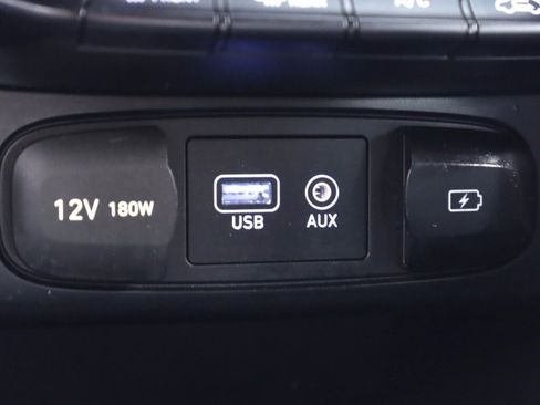 Used 2019 Hyundai Veloster 2.0 FWD image 25
